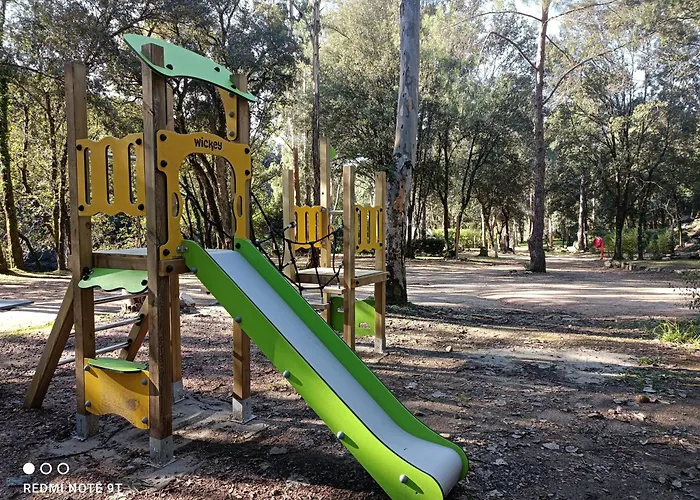 Camping Les Eaux Vives *